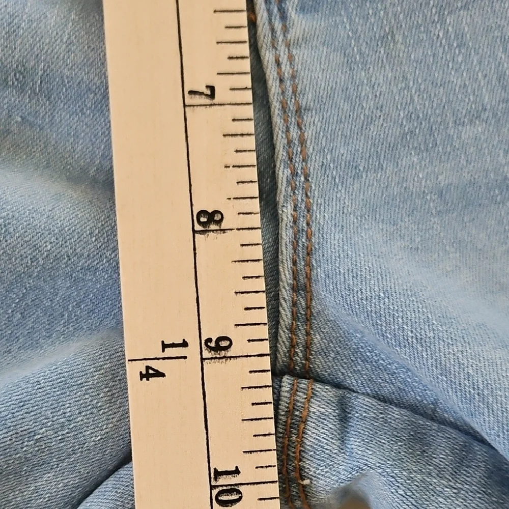 Sandpiper-Floral Embroidered Distressed Jeans- Size 8P - Picture 5 of 9